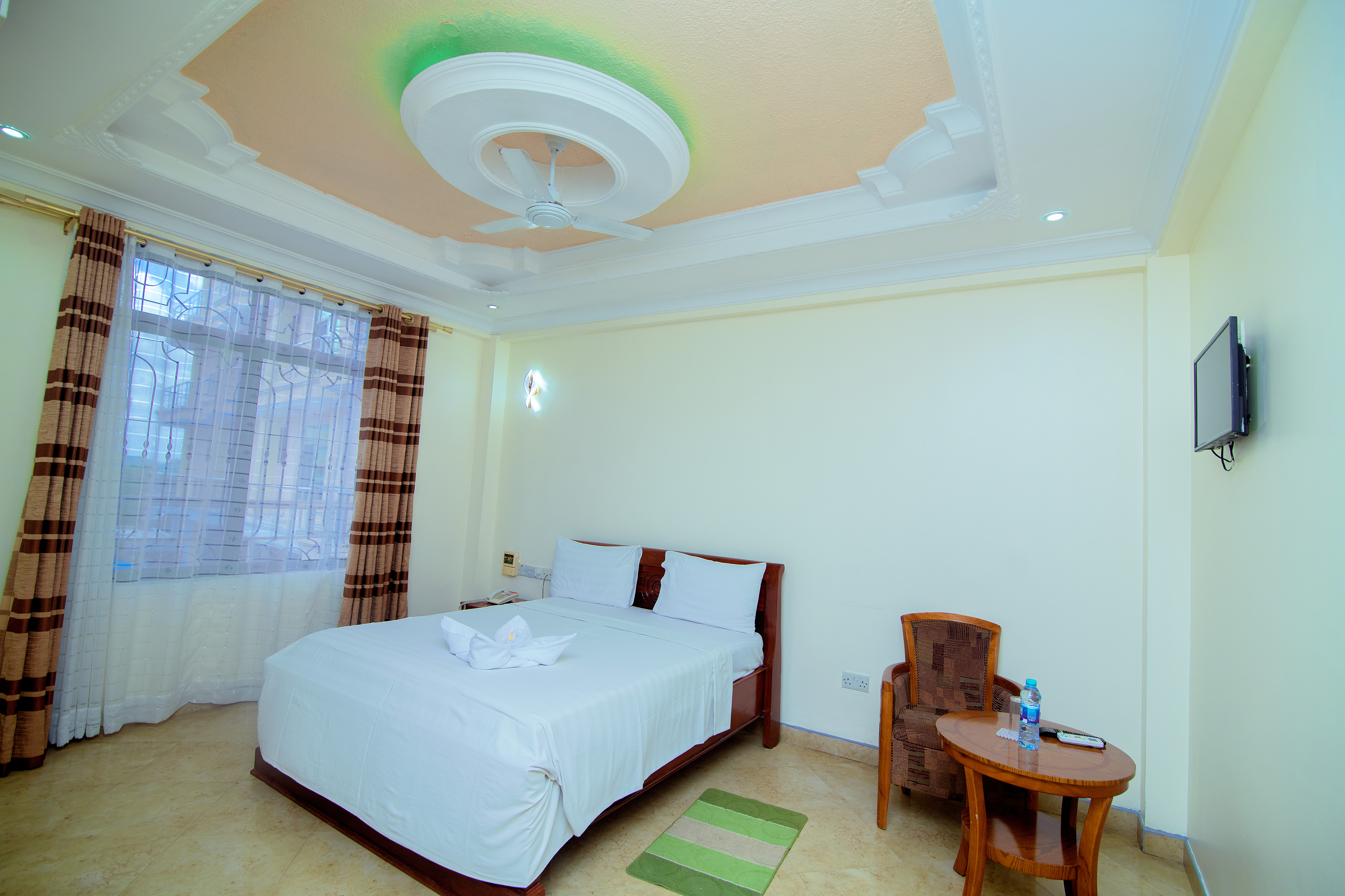 Silver Paradise Hotel