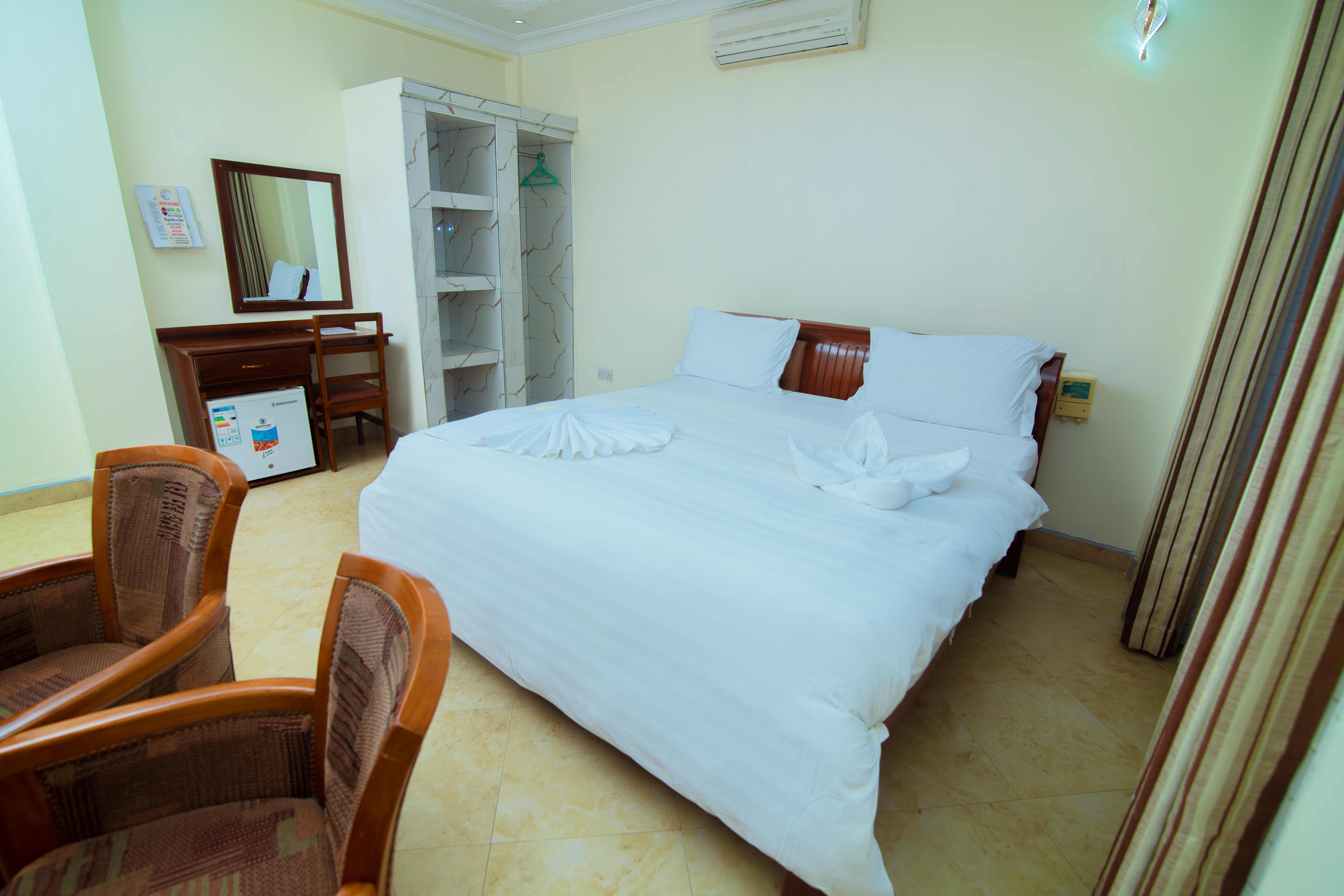 Silver Paradise Hotel